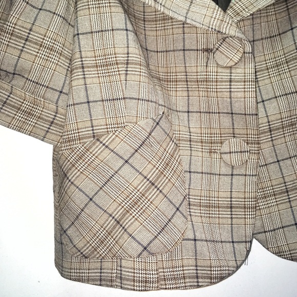 Plaid suit blazer. Women’s size large - Picture 3 of 4